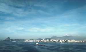 La baie de Rio, qui accueillera les J.O., est une poubelle à ciel ouvert 29 juillet 2016 / Mathilde Dorcadie (Reporterre)