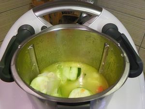 POULET VAPEUR, TAGLIATELLES ET VELOUTE DE LEGUMES (thermomix)