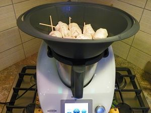 FILETS DE SOLE SAUCE AU VIN ET AUX CHAMPIGNONS (thermomix)