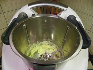 PIZZA CHIFFONNADE ET CHAMPIGNONS (thermomix)