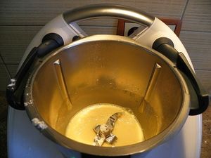 TARTE AUX QUETCHES ET SON CRUMBLE (thermomix)