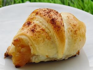 CROISSANT APERO BOUDIN BLANC A LA POMME (thermomix)