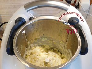 FEUILLETÉ TRESSÉ AU SAUMON ET POIREAUX (thermomix)