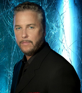 "CSI Les Experts" : pas de saison 16 mais un téléfilm de conclusion avec William Petersen et Marg Helgenberger diffusé le 27 septembre ; Ted Danson transféré dans la saison 2 de "CSI Cyber" !