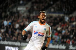 J. Ayew s’engage avec le FC Lorient