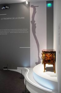 Le 18ème aux sources du design : l’ébénisterie en majesté au Château de Versailles