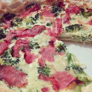 Dans mon tupperware #13: Quiche fermière, brocolis, camembert et bacon