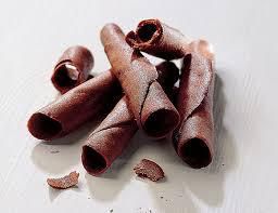 Crunchy and crispy chocolate cigarettes