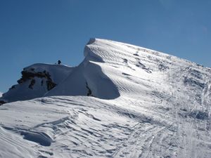 Corniche au sommet