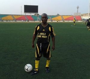 Kemba Petit Pelé à Massamba-Debat