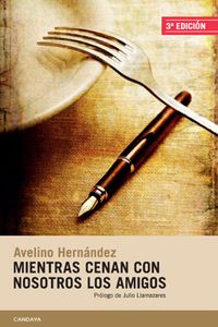 Mientras cenan con nosotros los amigos