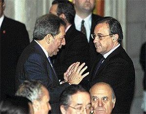 "Hazme caso florentino:No hay nada como la politica para hacerse rico" ja ja ja "Me lo vas a contar a mi" ja ja ja