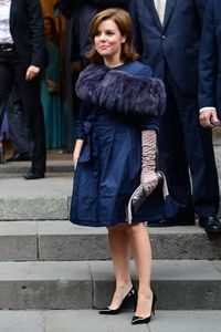 La de la foto "premia" al estraperlista florentino - Es vicepresidenta del gobierno - Que asco