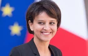 "Un Terminator de charme, une sirène séduisante, une espèce d'Attila souriante ... dixit Jean d'Ormesson.