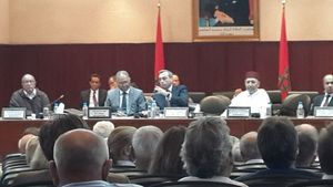 Autour de M. Eric Gérard, consul général de France, MM. A. Akhchichine,, président du conseil régional; Mohamed Moufakkir, Wali de Marrakech-Safi et Mohamed Larbi Belkaid, maire de Marrakech.