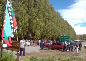 Mapuches levantaron el corte de la ruta 61 en el ingreso al lago Huechulafquen.