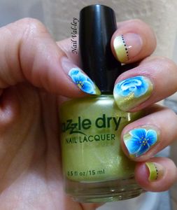 Nail art: simple ou one stroke?