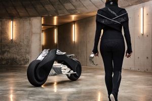 BMW y su moto futurista