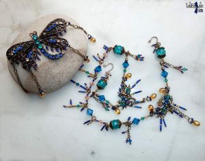 Demoiz'Ailes - Collier court ou broche Libellule en strass cristal et rocaille boho romantique