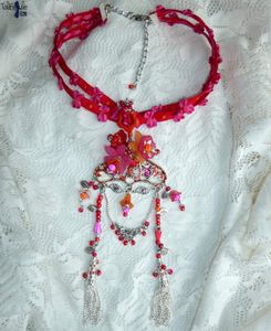 Mentawaï Homme-Fleurs - Collier talisman et sa divinité protectrice chamanique au style ethnique chic