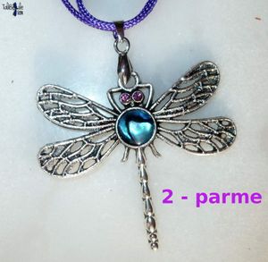 Odonate Collection - Collier au pendentif Libellule en filigrane décorée d'un cabochon abalone et strass Swarovski