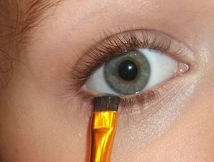 Maquillage yeux bleus/verts