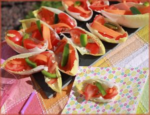 Barquettes d'endives feta / carotte / tomate