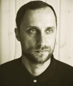 ★ Solidarité avec l’antifasciste et anarchiste russe Dimitri Butchenkov