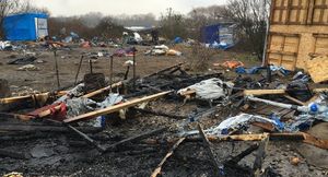 Calais et sa "Jungle": "C’est devenu la poubelle de la France"