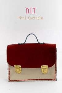 une trousse mini cartable