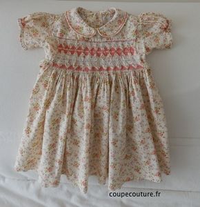 Une robe "vintage" à smocks