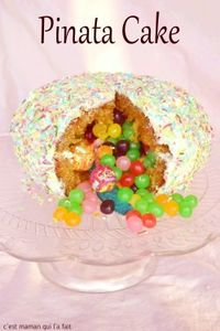 un gâteau pinata