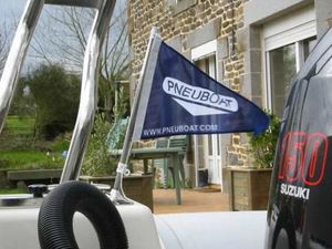 LE NOUVEAU FANION PNEUBOAT EST ARRIVE !