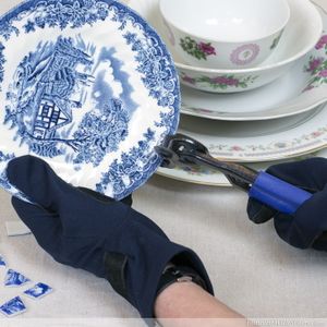 Comment couper une assiette en porcelaine de chine pour un miroir en mosaïque