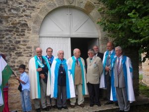 Les membres de l'Ordre réunis à Chourgnac, le 21 août 2006.