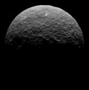 Spazio: si rivedono le due misteriose macchie bianche di Cerere