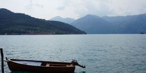 boat lake garda