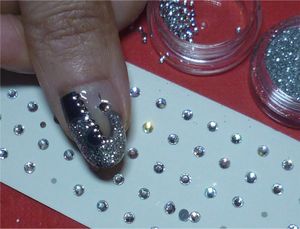 Nail art Bonne Année 2015 en paillettes...