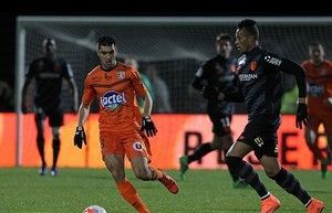 Lens laisse filer deux points