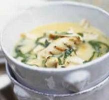 Nage de poulet au gingembre et au lait de coco