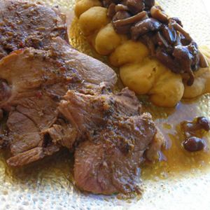 Gigot d’agneau au piment et au gingembre