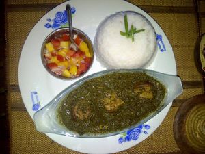 Ravitoto sy henakisoa - Porc aux feuilles de manioc