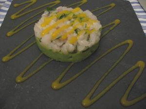 Tartare de poisson avocat et coulis de mangue