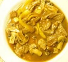 Bœuf sauté aux mangues et aux poivrons