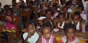 Education: La moitié des jeunes en dehors du système scolaire