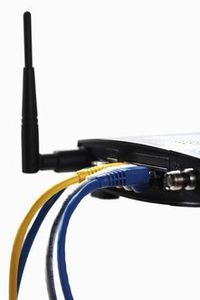 Difference Between LAN & WAN in Wireless Routers