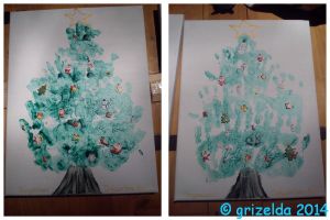 Sapin de noël avec empreintes de mains