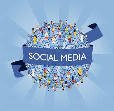 Comment les réseaux sociaux influent sur nos choix de voyage?