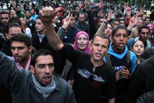 Tunisie, un attentat contre les forces vives de la première révolution du monde arabe