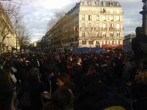 « Ils ont les milliards, nous sommes des millions »